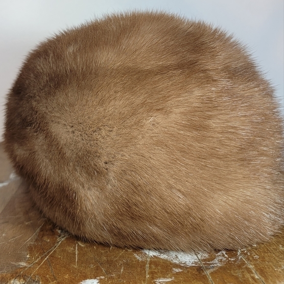 100% real fur vintage hat. Made in Canada. Small. - Picture 11 of 13